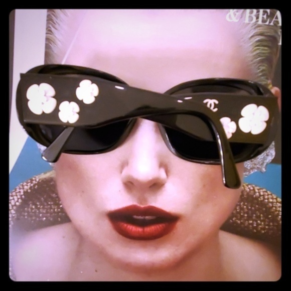 CHANEL Accessories - CHANEL authentic black sunglasses Camellia Flower